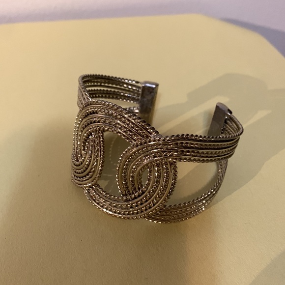 Unique bracelet statement piece - Picture 5 of 5